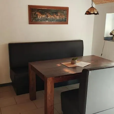 Moderne No. 2 Mit Terrasse *